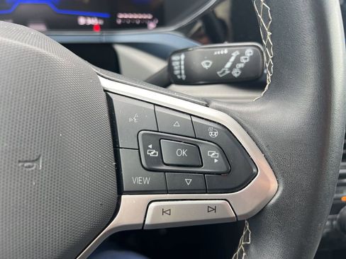 Used 2024 Volkswagen Taos SE image 15