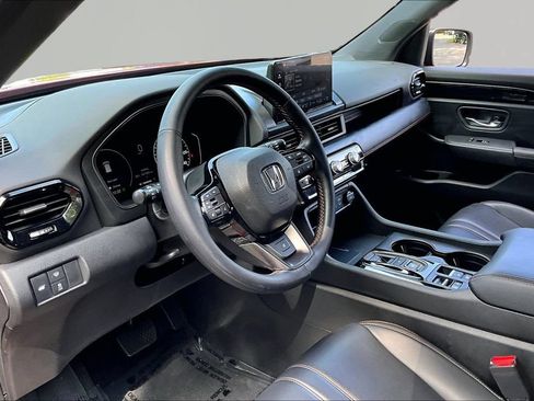 Used 2023 Honda Pilot TrailSport image 14