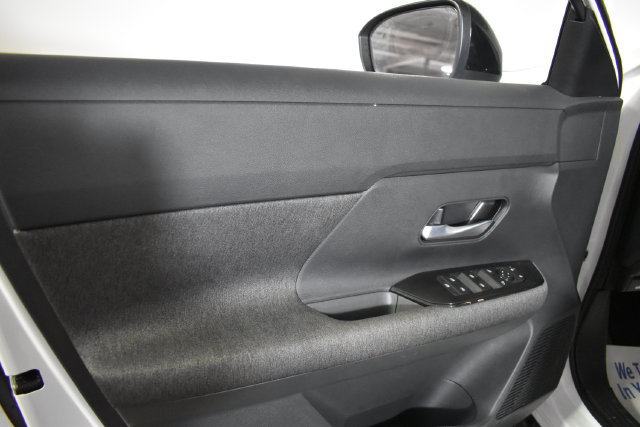 Certified 2026 Nissan Kicks SV w/ SV Premium Package FWD image 7