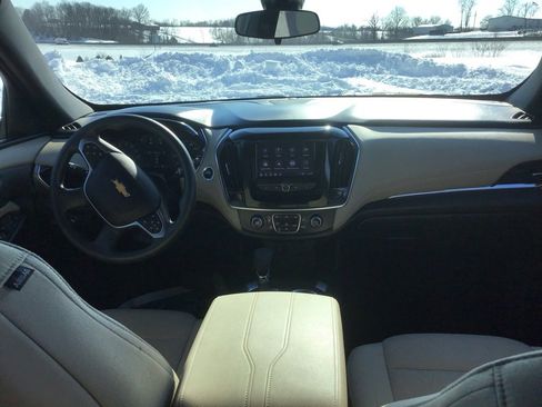 Used 2023 Chevrolet Traverse LS w/ Safety Package image 17