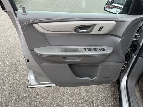 Used 2016 Chevrolet Traverse LS FWD image 19