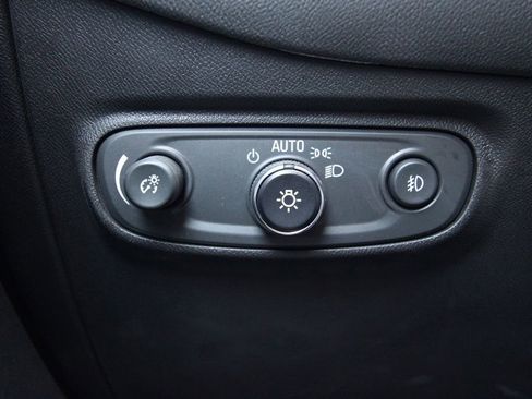 Used 2021 Chevrolet Equinox Premier AWD/4WD image 22