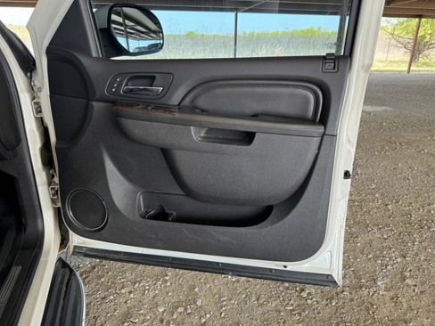 Used 2012 GMC Yukon Denali image 38