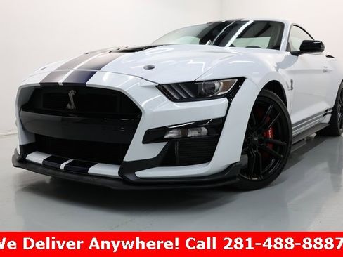 Used 2022 Ford Mustang Shelby GT500 w/ Technology Package image 2