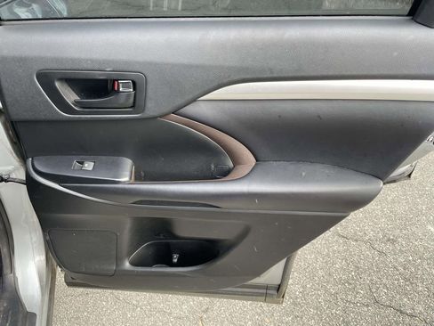 Used 2018 Toyota Highlander Plus image 43