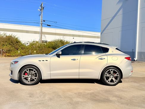 Used 2017 Maserati Levante w/ Sport Package image 6