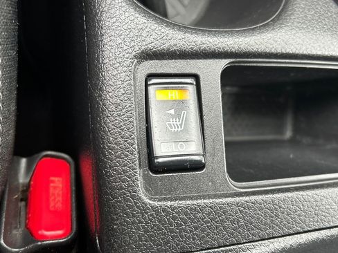 Used 2019 Nissan Rogue SV w/ Premium Package image 34