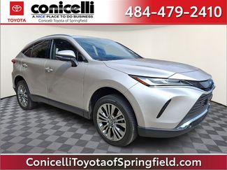 Used 2023 Toyota Venza XLE video 1