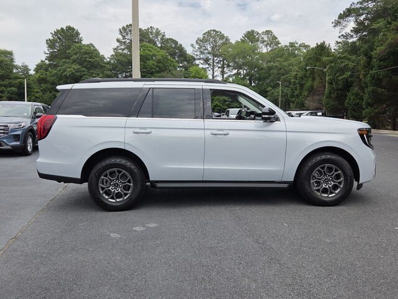 New 2026 Ford Expedition Active RWD image 16