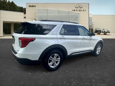 Used 2020 Ford Explorer XLT w/ Equipment Group 202A AWD/4WD image 5