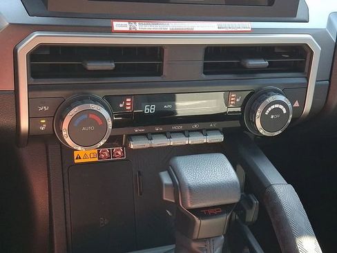 Used 2025 Toyota 4Runner TRD Off-Road AWD/4WD image 17