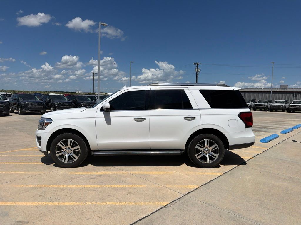 Used 2023 Ford Expedition Limited AWD/4WD image 4