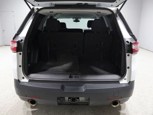 Used 2020 Chevrolet Traverse LS AWD/4WD image 20