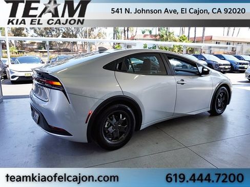Used 2025 Toyota Prius LE FWD image 9