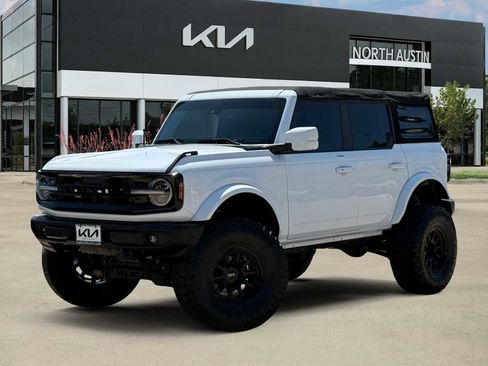 Used 2022 Ford Bronco Outer Banks AWD/4WD image 1