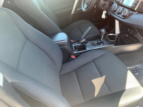 Used 2016 Toyota RAV4 LE AWD/4WD image 19