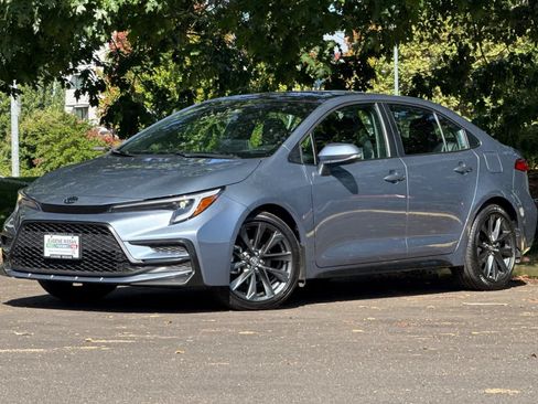Used 2025 Toyota Corolla XSE FWD image 1