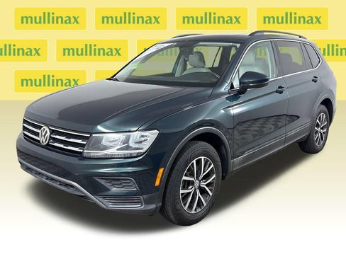 Used 2019 Volkswagen Tiguan SE w/ Panoramic Sunroof Package FWD image 14