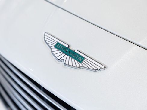 Used 2025 Aston Martin Vanquish RWD image 13