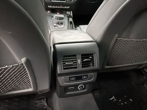 Used 2020 Audi SQ5 Prestige w/ Prestige Package image 21