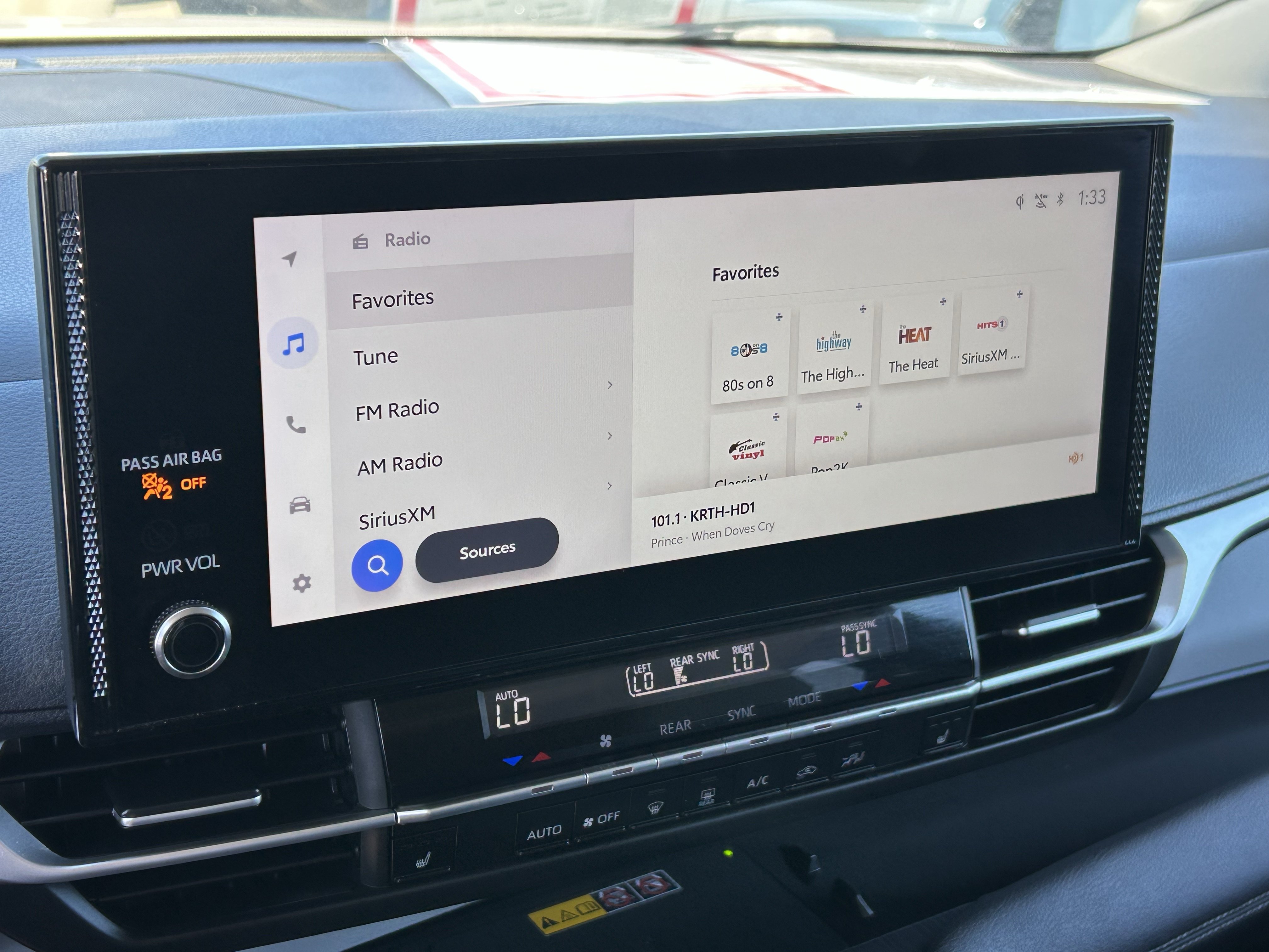 Certified 2025 Toyota Sienna XLE FWD image 20