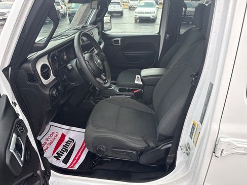 Used 2024 Jeep Wrangler Sport S image 7