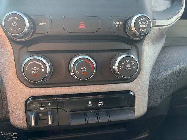 Used 2024 RAM 3500 Tradesman w/ Chrome Appearance Group AWD/4WD image 18