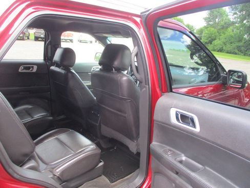 Used 2013 Ford Explorer XLT AWD/4WD image 24