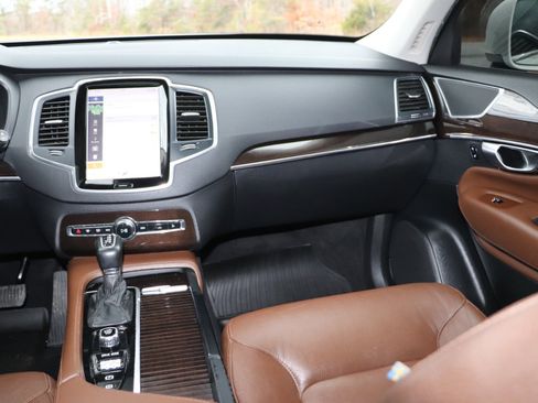 Used 2019 Volvo XC90 T6 Momentum w/ Protection Package Premier image 38