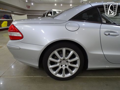 Used 2007 Mercedes-Benz SL 550 image 32