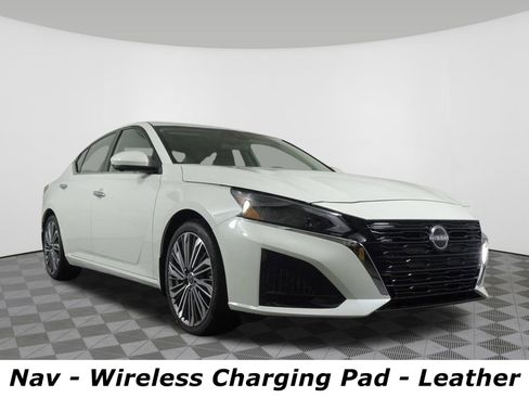 Certified 2025 Nissan Altima 2.5 SL FWD image 2
