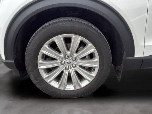 Used 2023 Ford Explorer Limited w/ Class IV Trailer Tow Package image 22