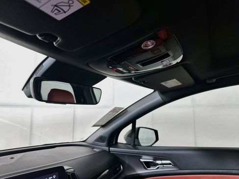 Used 2025 Kia Sportage SX FWD image 18