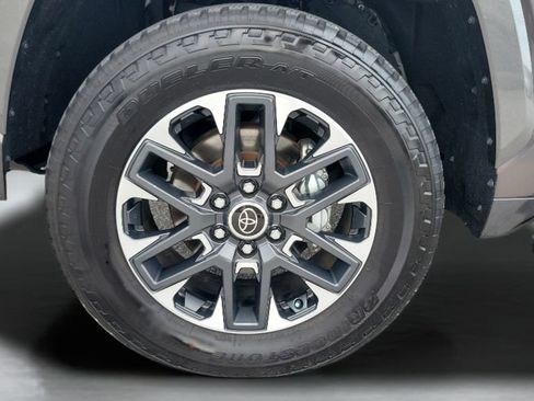 Used 2024 Toyota Tundra Limited AWD/4WD image 30