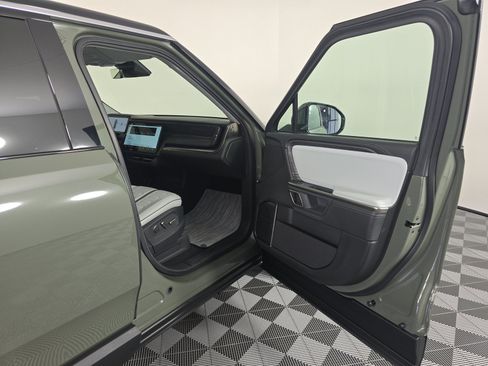 Used 2023 Rivian R1S Launch Edition AWD/4WD image 18