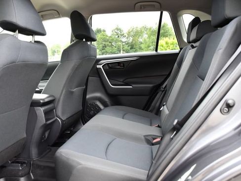 Used 2019 Toyota RAV4 LE w/ Carpet Mat Package FWD image 16