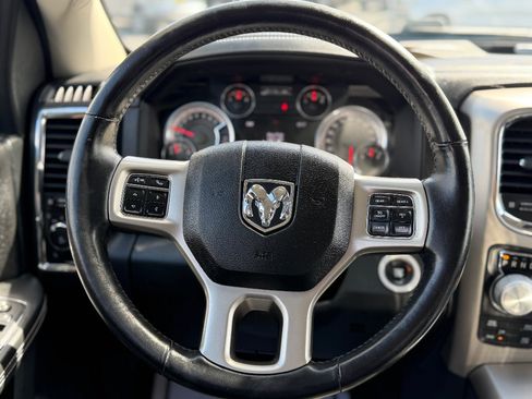 Used 2017 RAM 1500 Laramie w/ Convenience Group AWD/4WD image 8