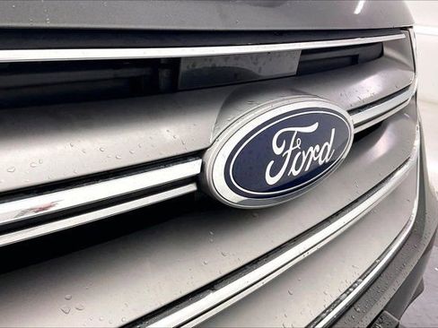 Used 2016 Ford Edge SE image 30