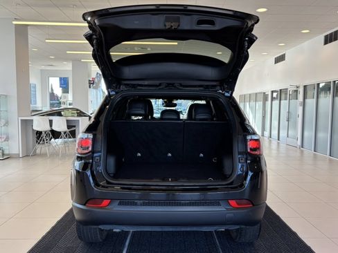 Used 2025 Jeep Compass Limited AWD/4WD image 9