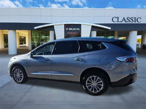 Used 2024 Buick Enclave Premium image 5