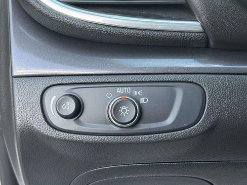 Used 2022 Buick Encore Preferred w/ Safety Package image 19