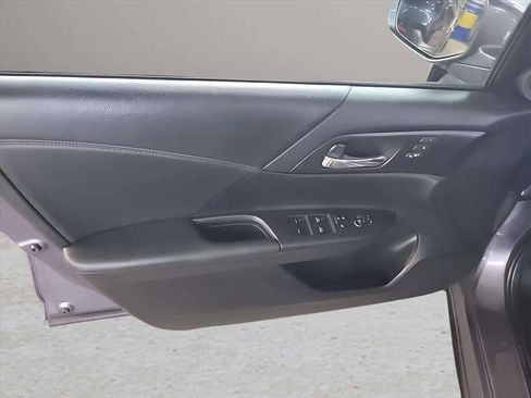 Used 2015 Honda Accord EX-L image 24