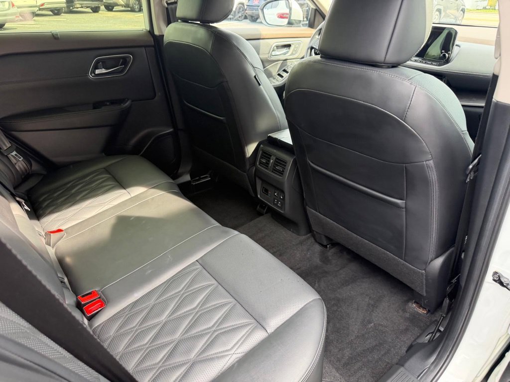 Used 2023 Nissan Rogue Platinum AWD/4WD image 30