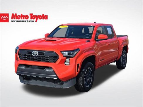 Certified 2024 Toyota Tacoma TRD Sport AWD/4WD image 1