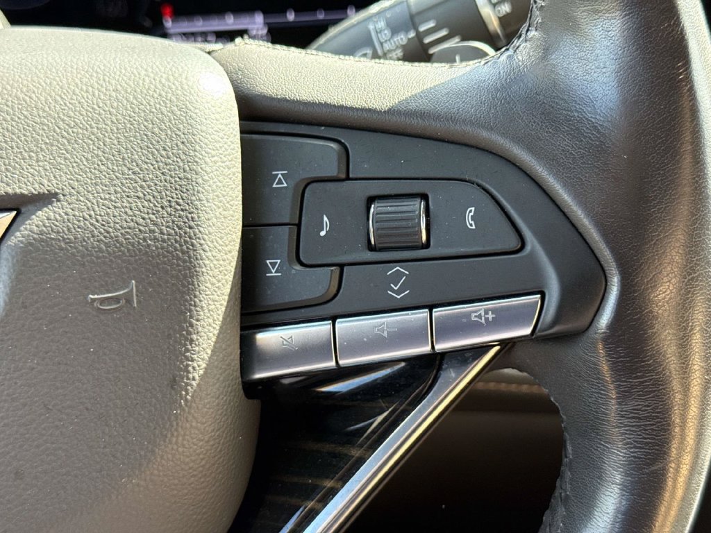 Used 2024 Cadillac Escalade ESV Sport w/ LPO, ONYX Package AWD/4WD image 36