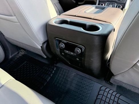 Used 2024 Chevrolet Suburban LT AWD/4WD image 15