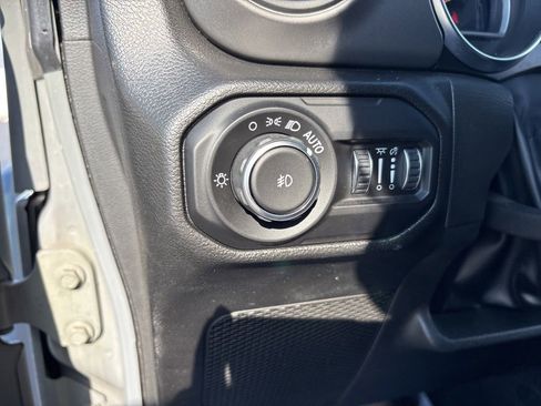 Used 2022 Jeep Wrangler Unlimited Sport image 56