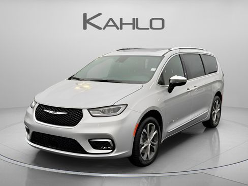 New 2026 Chrysler Pacifica Pinnacle w/ Trailer Tow Group image 1