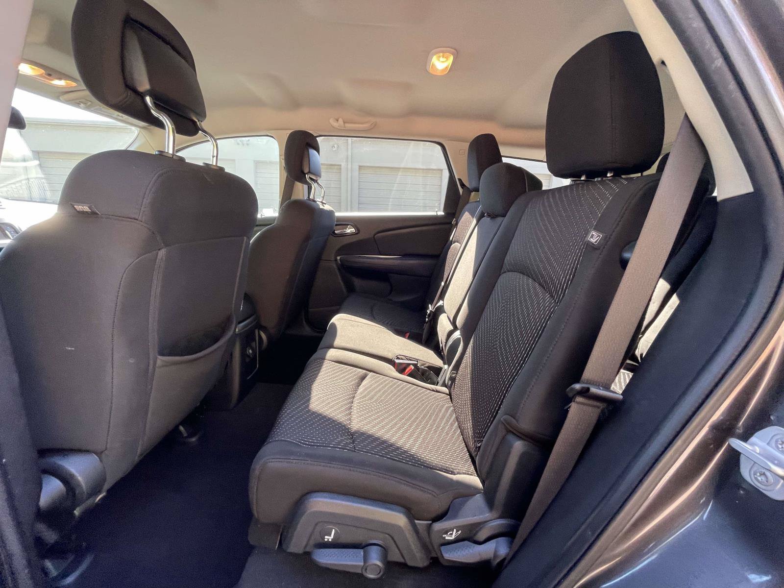 Used 2020 Dodge Journey SE w/ Blacktop Package FWD image 11