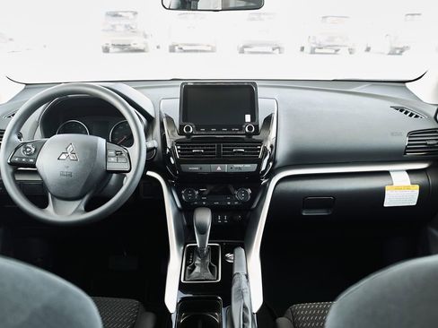 New 2026 Mitsubishi Eclipse Cross ES image 2